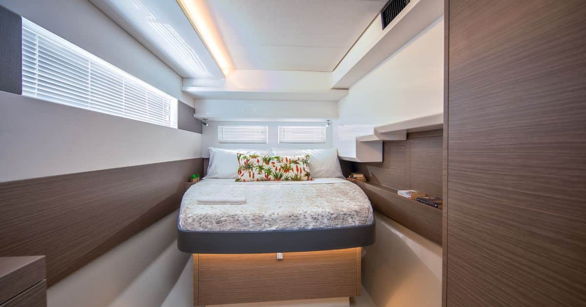 Léopard 46 PC - 4 cab. "Astro"